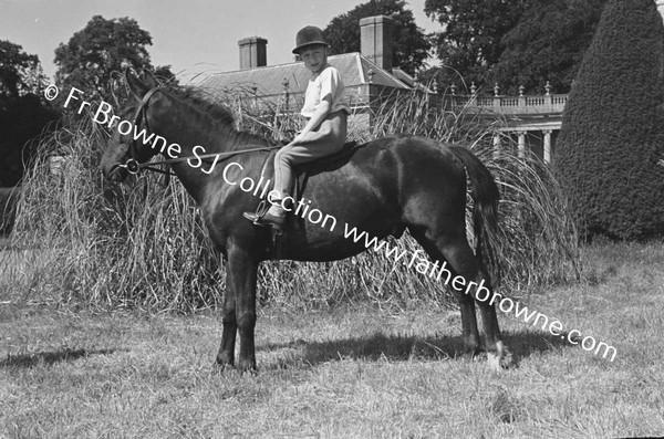 AT CASTLETOWN CHILDREN RIDING HON BUNNY CAREW